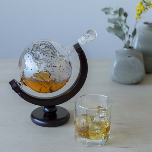 Декантер для виски с деревянной подставкой Globe 0.8л фото 2