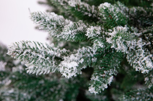 Искусственная ель Шотландия в снегу, Crystal Trees фото 3