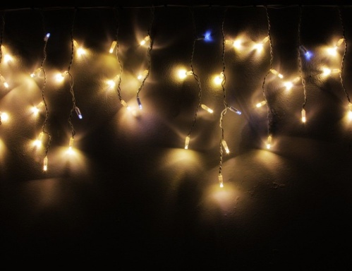 Светодиодная гирлянда "Бахрома" ICICLE RUBI МЕРЦАЮЩАЯ, 100 тёплых белых LED-огней, коннектор, белый каучук, уличная, SNOWHOUSE фото 2
