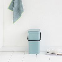 Ведро для мусора Brabantia SORT&GO 12л из пластика, представленное в цветах голубой, серый, белый и жёлтый