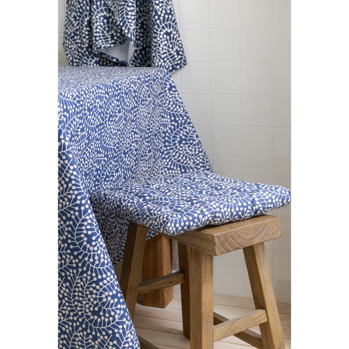 Подушка на стул темно-синего цвета с принтом Спелая Смородина из коллекции scandinavian touch, 40х40 см фото 7