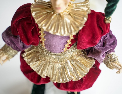 Кукла на ёлку  "Джокер", полистоун, текстиль, красный, 50х16х14 см, Edelman, Noel (Katherine's style) фото 2