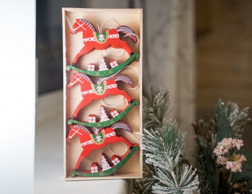 Набор ёлочных игрушек "Подарки от лошадки", дерево, красная, 9 см, 9 шт., Breitner фото 2