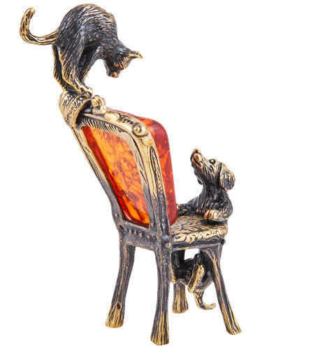 AM-3715 Фигурка «Собака Такса и Кот на стуле» (латунь, янтарь) фото 2