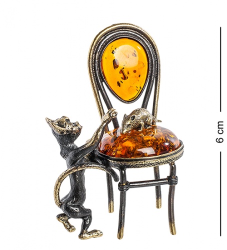AM- 652 Фигурка "Кот и мышка на стуле" (латунь, янтарь)
