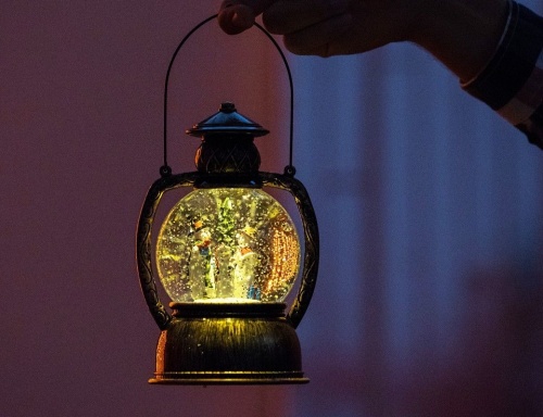 Винтажная 'снежная' лампа "Семья снеговиков", LED-огни, 25 см, батарейки, Peha Magic фото 3