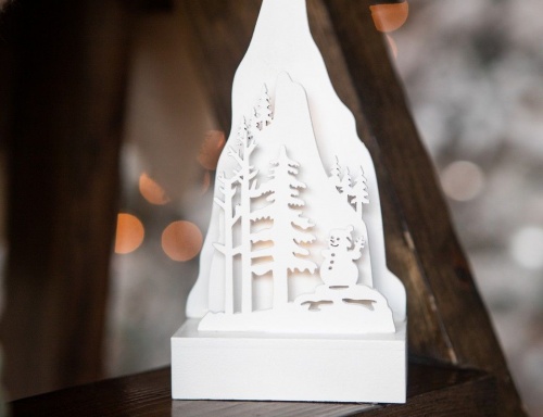 Светящаяся объемная декорация "Лес у горы - снеговик", тёплые белые LED-огни, 5x15x8 см, таймер, батарейки, Kaemingk фото 2