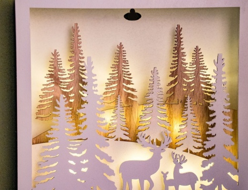 Светящаяся новогодняя декорация "Олени в лесу" квадратная, дерево, 12 тёплых белых LED-огней, 4х25х25 см, батарейки, Peha Magic фото 2