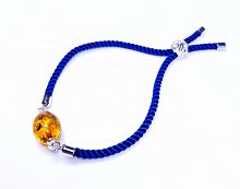 Яркий браслет из насыщенно-синего шёлкового шнура со вставкой из натурального янтаря, svtp026-1