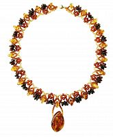 Необычное ожерелье из янтаря и бисера с кулоном из цельного янтаря, 11074