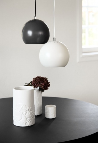 Лампа подвесная ball, кобальтово-синяя матовая, черный шнур фото 3