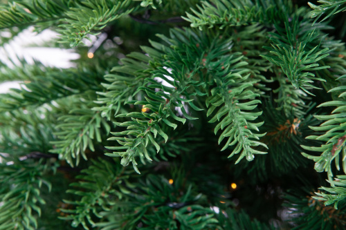 Искусственная ель Власта зеленая с вплетенной гирляндой, Crystal Trees фото 8