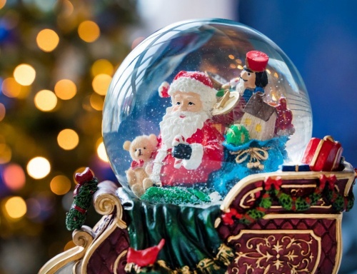 Снежный шар музыкальный "Санта в санях", подсветка, снежный вихрь, 28х24х16 см, батарейки, Sigro фото 4