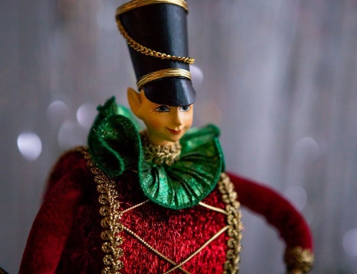 Кукла на ёлку "Человечек-барабан", полистоун, текстиль, красный, 33х14х8 см, Edelman, Noel (Katherine's style) фото 3
