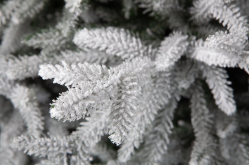 Искусственная ель Персея в снегу с вплетенной гирляндой, Crystal Trees фото 5