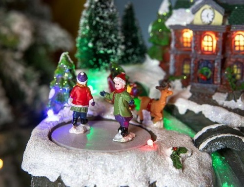 Светящаяся миниатюра "Рождественские удовольствия - оленёнок пришёл в гости" с LED-огнями и динамикой, 19х16х15 см, Kaemingk фото 2