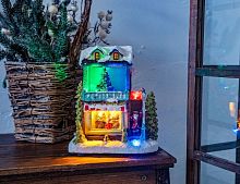 Светодинамическая миниатюра "Новый год на пороге" с Сантой, полистоун, 7 разноцветных LED-огней, динамика, 18 см, батарейки, Kaemingk