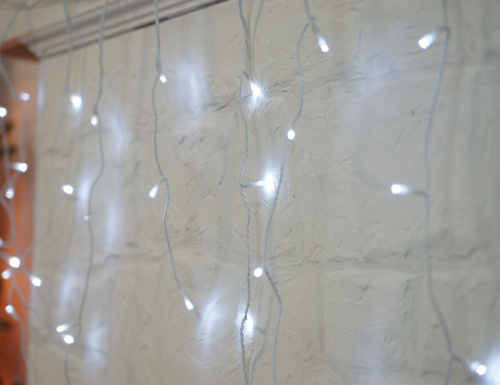 Светодиодная гирлянда Бахрома, 900 холодных белых LED-огней, 30х0.9 м, контроллер, таймер, белый провод ПВХ, уличная, Kaemingk фото 3