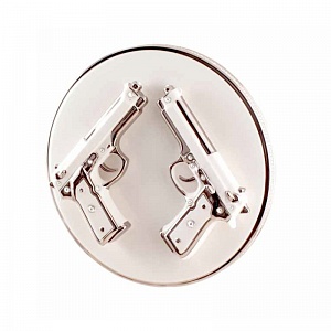 PISTOLETTO Тарелка с пистолетами D33 см, керамика, цвет белый, декор платина, swarovski