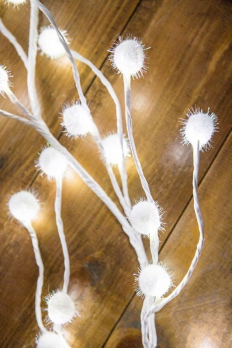 Гирлянда "Снежные шарики", 48 холодных белых LED-огней, 1,2+5 м, белый провод, Kaemingk фото 2