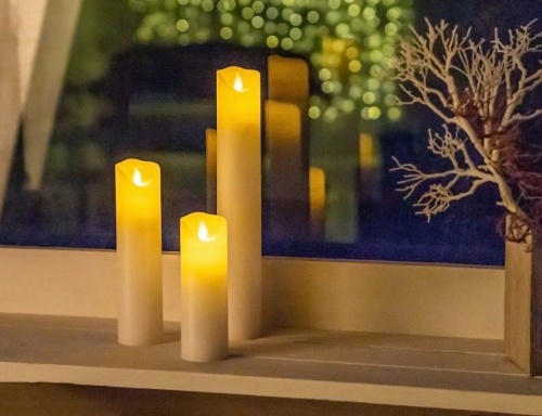 Светодиодная восковая высокая свеча "Танцующее пламя", тёплый белый LED-огонь, белая, батарейки, Edelman, Mica фото 2