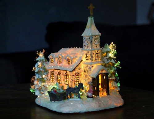 Светящаяся миниатюра "Заснеженная церковь", полистоун, оптоволокно, 24х24х21 см, STAR trading фото 2