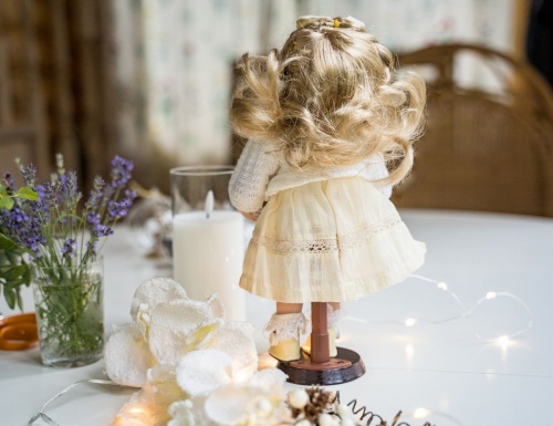 Ёлочная игрушка "Винтажная куколка ангелика", в кремовом платье, фарфор, текстиль, 32 см, SHISHI фото 5