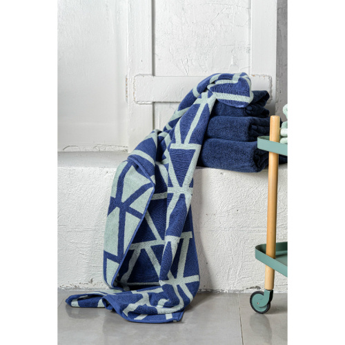 Полотенце банное темно-синего цвета фото 7