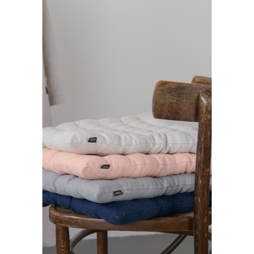 Стеганая подушка на стул из умягченного льна бежевого цвета Essential 40х40 фото 6
