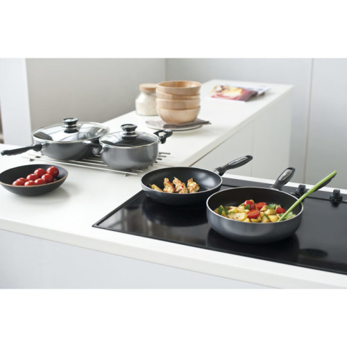 Кастрюля BEKA PRO INDUC 4 литра (24 см), из алюминия Bekadur Essential с 2-слойным антипригарным покрытием, цвет чёрный фото 2