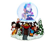 Снежный шар музыкальный ТАНЕЦ САНТЫ И РУДОЛЬФА, 2 меняющих цвета LED-огня, динамика, снежный вихрь, 21 см, батарейки, Kaemingk (Lumineo)