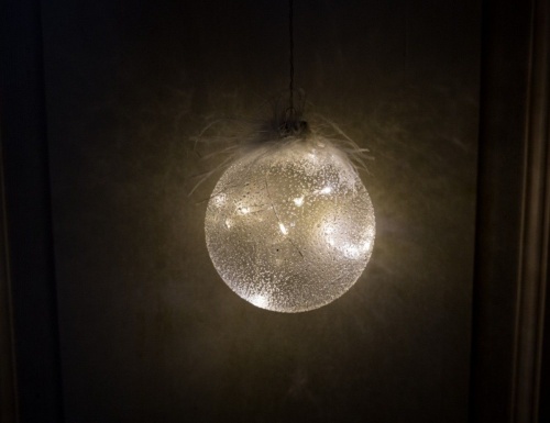 Светящийся ёлочный шар "Чудо в пёрышках", стекло, 10 тёплых белых микро LED-огней, 12 см, Peha Magic фото 4