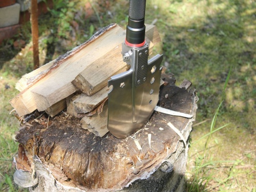 Лопата многофункциональная Woodland Survival Kit 24 в 1 фото 2