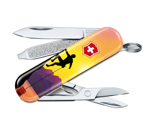 Нож-брелок Victorinox Classic LE 2020, 58 мм, 7 функций, "Climb High" фото 2