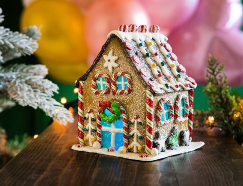 Светящаяся миниатюра "Большой праздничный пряничный дом" с подсветкой LED-огнями, полирезин, 12.5х12х16 см, Forest Market фото 2