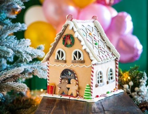Светящаяся миниатюра "Имбирный домик с шоколадно-сахарной глазурью" с подсветкой RGB LED-огнями, полирезин, 20х20х28 см, Forest Market фото 2