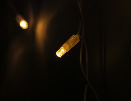 Светодиодная бахрома мерцающая, 112 теплых белых LED, влагозащитный колпачок, 3х0.5 м, коннектор, белый провод, уличные, Rich LED фото 3