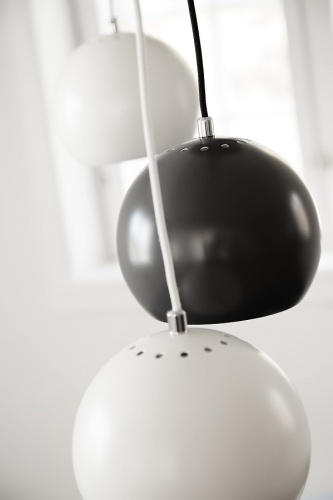 Лампа подвесная ball, 20хD25 см, черная матовая фото 4