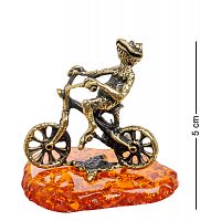 AM-1493 Фигурка "Лягушка на велосипеде" (латунь, янтарь)