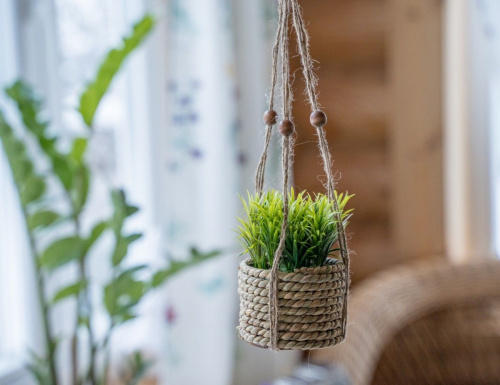 Искусственное растение COZY GREENS в подвесном джутовом кашпо, пластик, 8х12 см, Kaemingk