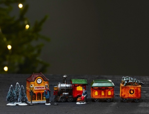 Светящаяся композиция "Станция 'новый год'" (цветная) с тёплыми белыми LED-огнями, полистоун, батарейки, в наборе 11 предметов, STAR trading