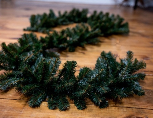 Гирлянда "Рождественская" 13 темно-зеленая, хвоя - PVC, 270х23 см, MOROZCO фото 5