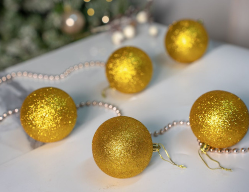 Набор однотонных пластиковых шаров, глиттер, золотой, 80 мм, упаковка 6 шт., Winter Deco фото 3