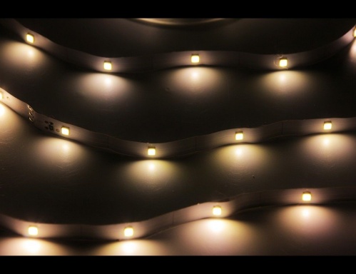 Гирлянда "Светящаяся лента" на липучке, 90 тёплых белых LED-огней, 3 м, батарейки, Koopman International фото 2