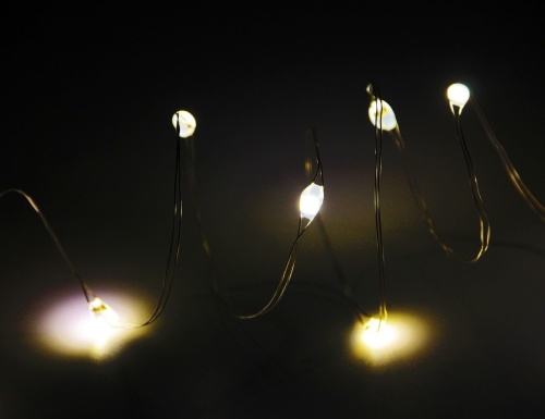 Гирлянда СИЯЮЩИЕ КАПЛИ-МАКСИ, мини LED (крупные диоды), серебряная проволока, батарейки, Koopman International фото 7