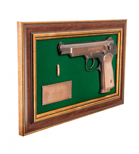 ПК-219 Панно с пистолетом "Стечкин" в подарочной упаковке 25х37 фото 2