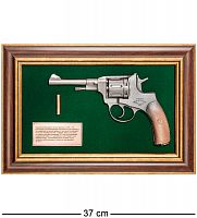ПК-218 Панно с пистолетом "Наган" в подарочной упаковке 25х37