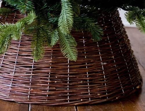 Корзина "Каштан" для декорирования основания елки, коричневая фото 3