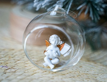 Стеклянный шар с фигуркой "Амурчик с сердечком", 9 см, Breitner