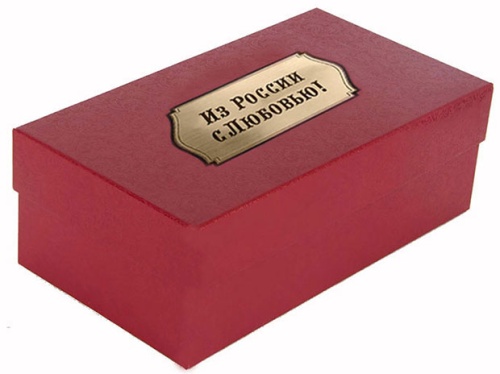 Набор из трех стопок с золотой отводкой(Кремль, латунь) в картонном футляре с накладкой  Из России с любовью! фото 3